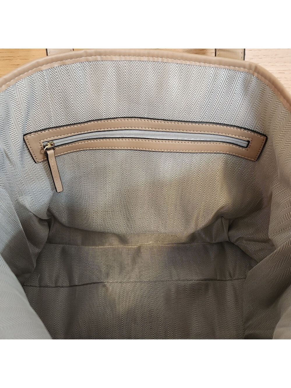 SOFT TAN BRAIDED LINED TOTE WITH SMALLER INSIDE ZIPPERED BAG NWOT - Picture 5 of 6